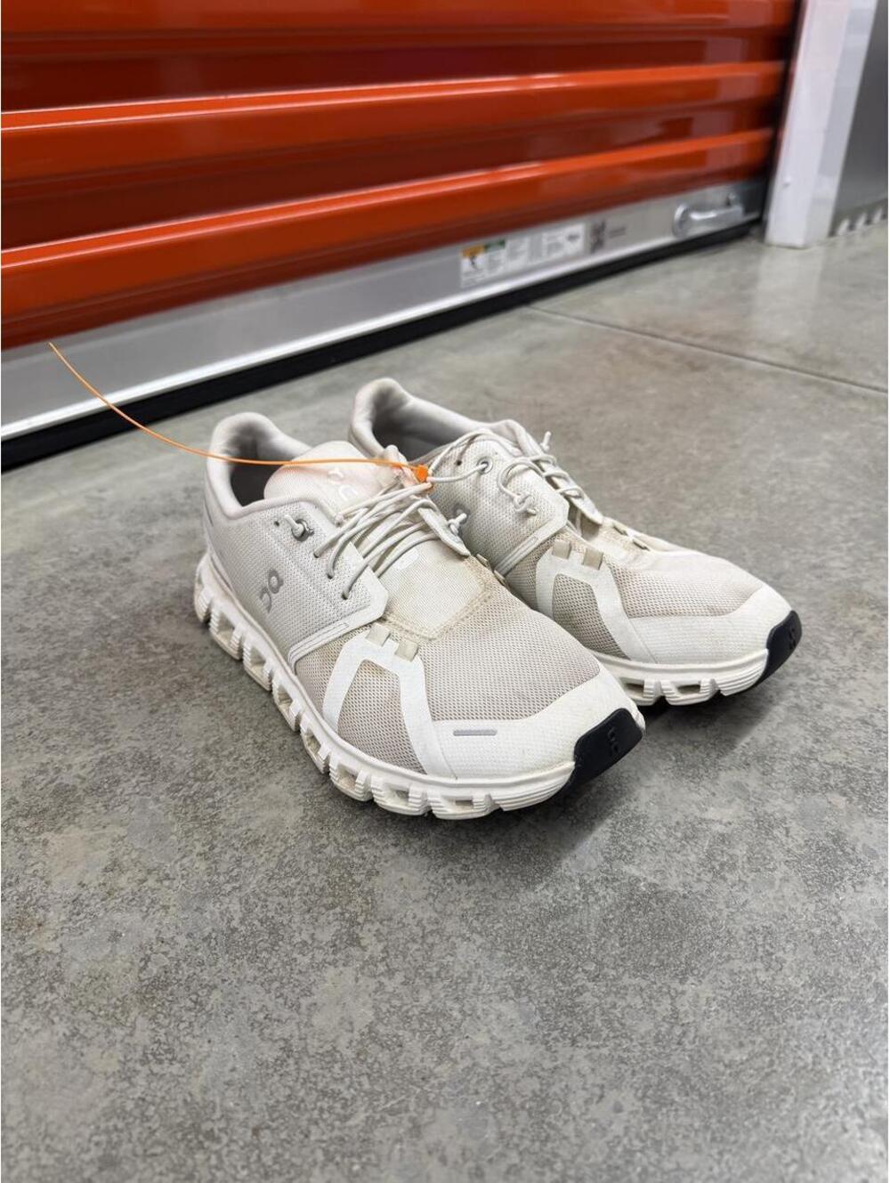 on cloud 6 triple white running gym shoes size 9.5 WOMENS